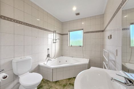 Photo of property in 107 Kentwood Drive, Woodridge, Wellington, 6037