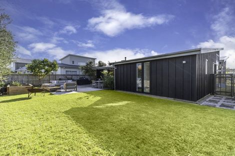 Photo of property in 8 Kewai Street, Omaha, 0986