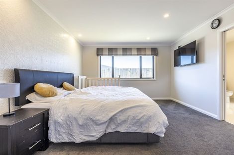 Photo of property in 4 Silicon Way, Fitzherbert, Palmerston North, 4410