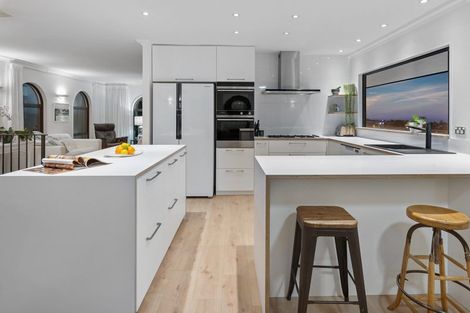 Photo of property in 832a Beach Road, Torbay, Auckland, 0630