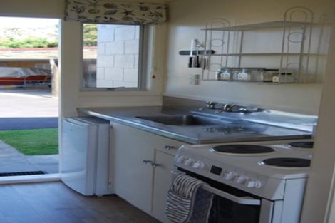 Photo of property in 150c One Tree Point Road, One Tree Point, 0118