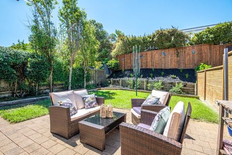 Photo of property in 9/8 Tobago Place, Sunnynook, Auckland, 0620