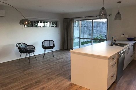 Photo of property in 1/19 Ruakiwi Road, Hamilton Lake, Hamilton, 3204