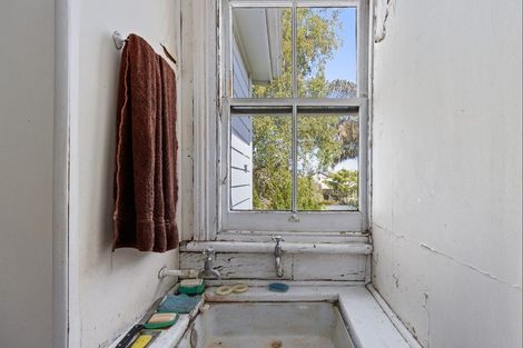 Photo of property in 9 Hukarere Road, Bluff Hill, Napier, 4110