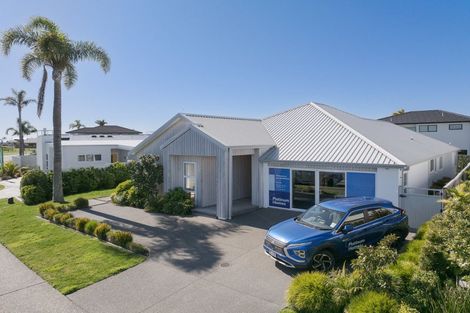 Photo of property in 14 Montiicola Drive, Papamoa Beach, Papamoa, 3118