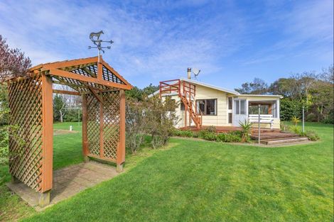 Photo of property in 218 Hokio Beach Road, Levin, 5571