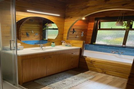 Photo of property in 18 Laingfield Terrace, Laingholm, Auckland, 0604