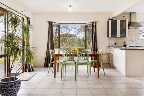 Photo of property in 9b Trotting Course Drive, Kumeu, 0891