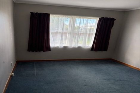 Photo of property in 15 Dakota Avenue, Beach Haven, Auckland, 0626