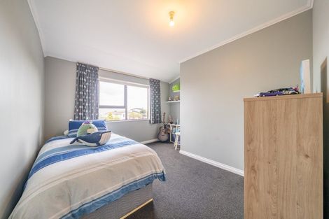 Photo of property in 2/75 Eskdale Road, Papakowhai, Porirua, 5024