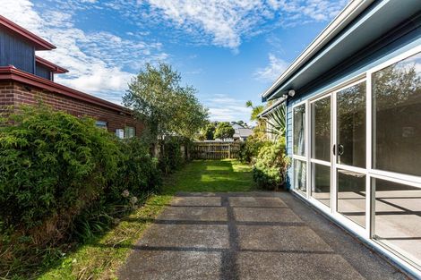 Photo of property in 6 Routeburn Avenue, Aotea, Porirua, 5024