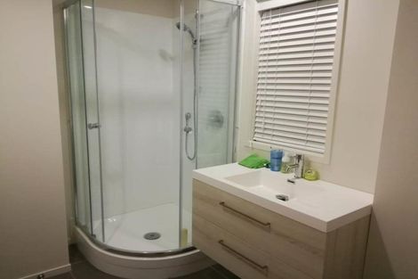 Photo of property in 1/70 Highland Park Drive, Highland Park, Auckland, 2010