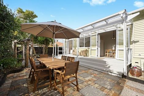 Photo of property in 1 Winter Street, Fairfield, Hamilton, 3214