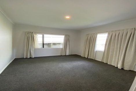 Photo of property in 80 Waldorf Crescent, Orewa, 0931