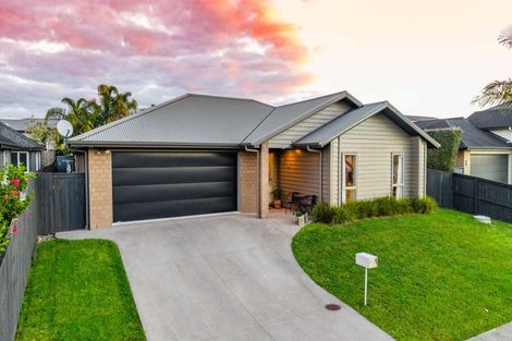 Photo of property in 14 Will Street, Huapai, Kumeu, 0810