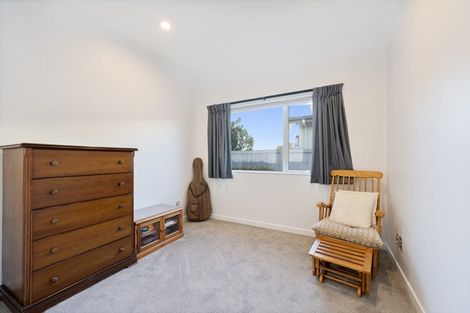 Photo of property in 25 Gilbransen Road, Kumeu, 0810