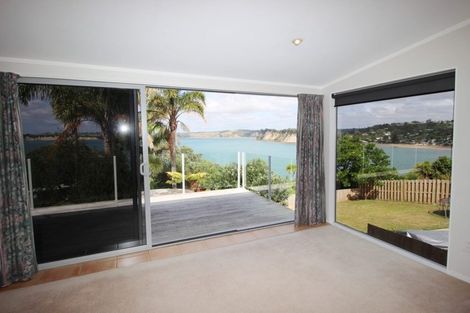 Photo of property in 811b Whangaparaoa Road, Manly, Whangaparaoa, 0930
