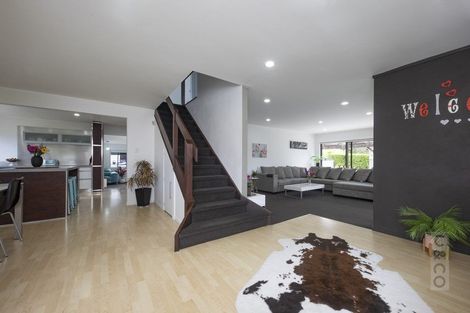 Photo of property in 206 Waitakere Road, Waitakere, Henderson, 0782