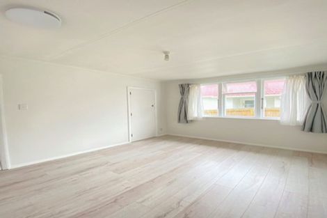 Photo of property in 48 Arimu Road, Papakura, 2110