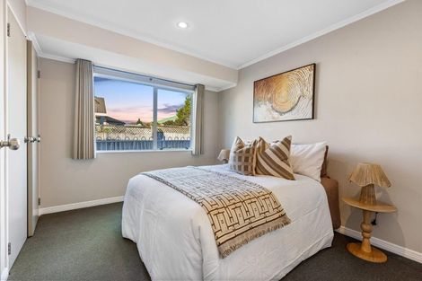 Photo of property in 12 Suncrest Drive, West Harbour, Auckland, 0618