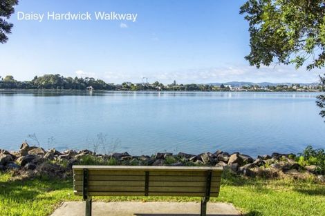 Photo of property in 17a Chevron Drive, Bellevue, Tauranga, 3110