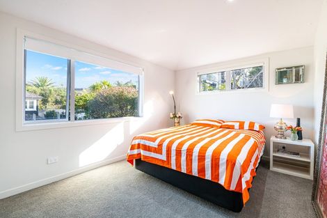 Photo of property in 4/92 Churchill Road, Murrays Bay, Auckland, 0630