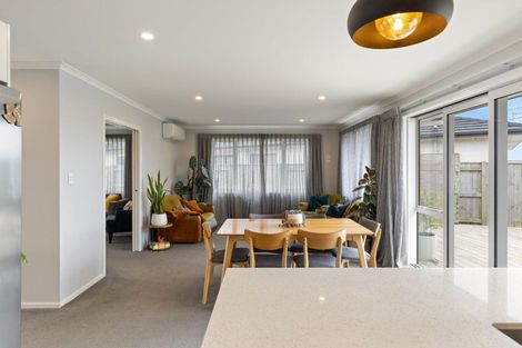 Photo of property in 1 Gibraltar Way, Fitzherbert, Palmerston North, 4410
