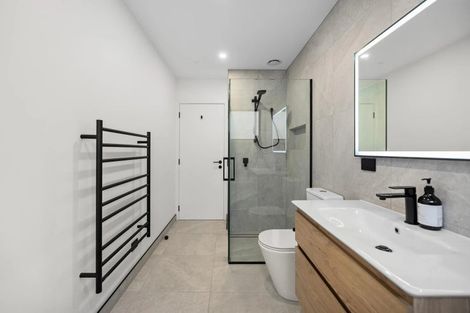 Photo of property in 35 Cheviot Street, Jacks Point, 9371