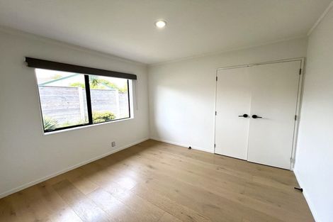 Photo of property in 9 West Fairway, Golflands, Auckland, 2013