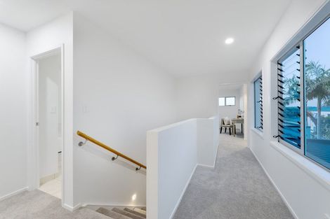 Photo of property in 8 Roy Maloney Drive, Henderson, Auckland, 0612
