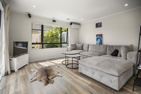 Photo of property in 2 Millen Avenue, Pakuranga, Auckland, 2010