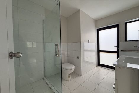 Photo of property in 21 Bangla Place, Massey, Auckland, 0614
