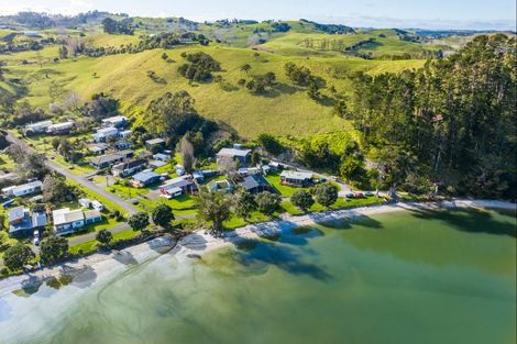 Photo of property in 6 The Strand, Whakapirau, Maungaturoto, 0583