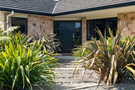 Photo of property in 13 Pukematawai Lane, Levin, 5571