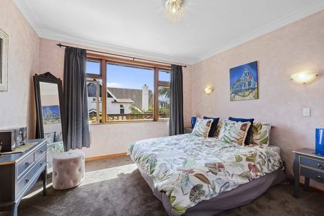 Photo of property in 10 Bulteel Street, New Plymouth, 4310