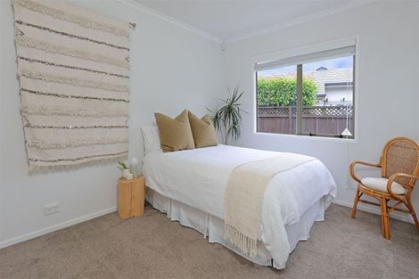 Photo of property in 22 Graven Court, Henderson, Auckland, 0612