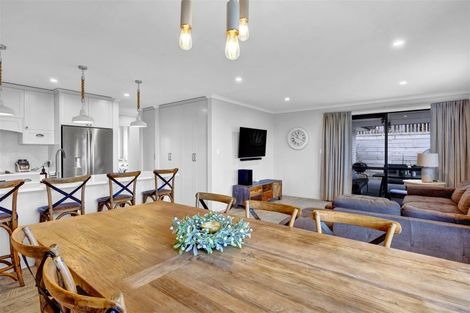 Photo of property in 8 The Terrace, Bell Block, New Plymouth, 4312