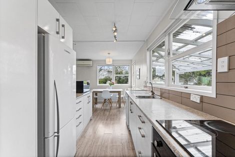 Photo of property in 7 Rainbow Place, Wattle Downs, Auckland, 2103