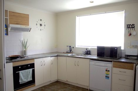 Photo of property in 25 Marblewood Grove, Pukekohe, 2120