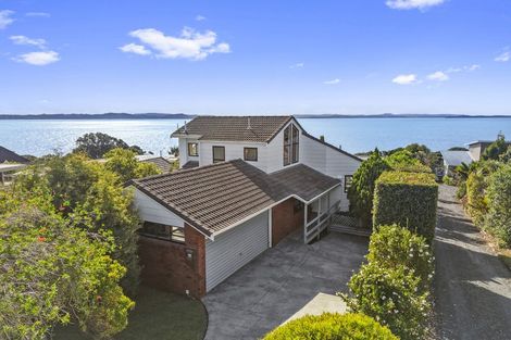 Photo of property in 26 Pacific Parade, Army Bay, Whangaparaoa, 0930