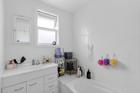 Photo of property in 15 Willis Street, Bader, Hamilton, 3206