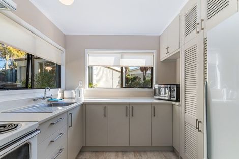 Photo of property in 10 Campbell Place, Pukehangi, Rotorua, 3015