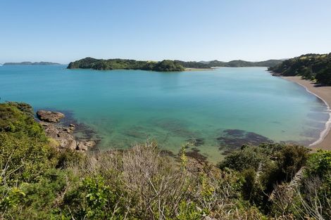 Photo of property in 250 Paroa Bay Road, Russell, 0272