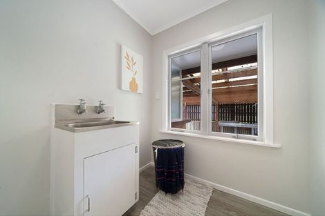 Photo of property in 38 Kohekohe Street, New Lynn, Auckland, 0600