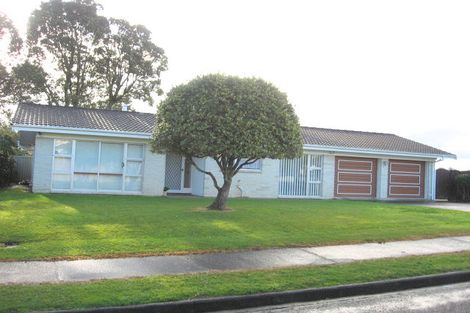 Photo of property in 52 Walpole Avenue, Hillpark, Auckland, 2102