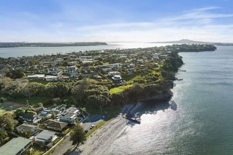 Photo of property in 5c The Esplanade, Eastern Beach, Auckland, 2012