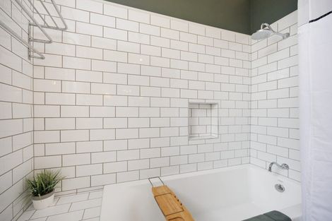 Photo of property in 3 Karaka Street, Hokowhitu, Palmerston North, 4410