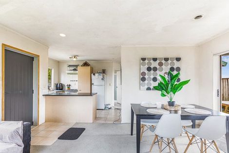 Photo of property in 12/520 Don Buck Road, Westgate, Auckland, 0614