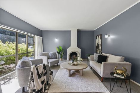 Photo of property in 15 Amapur Drive, Khandallah, Wellington, 6035