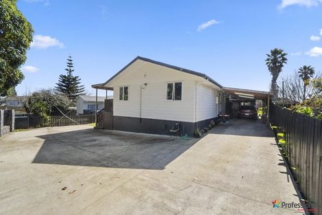 Photo of property in 6 Aden Place, Clendon Park, Auckland, 2103